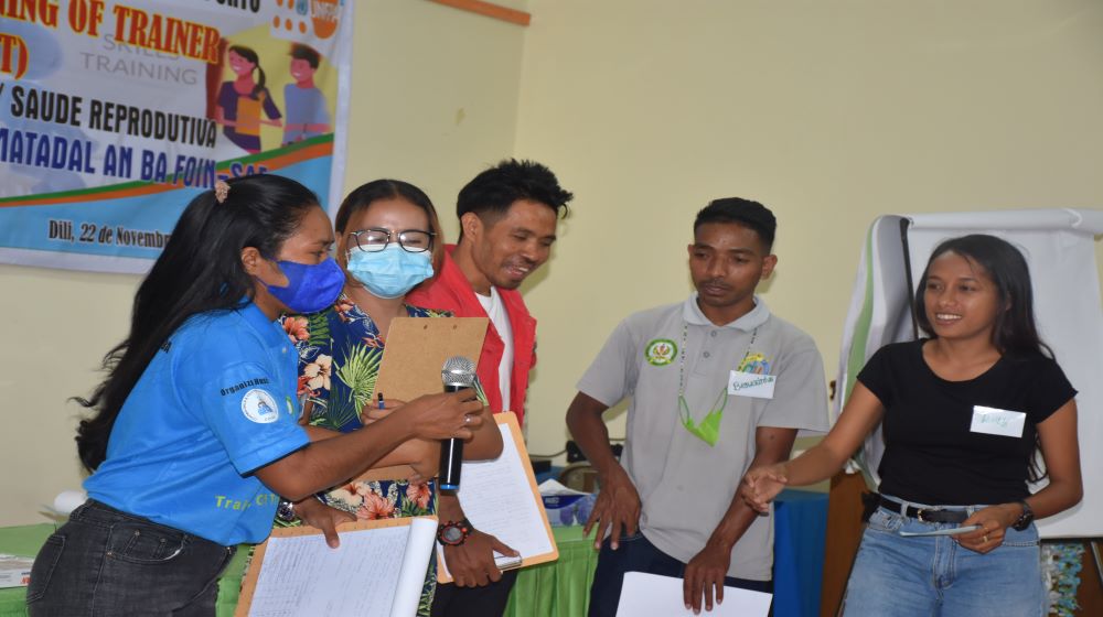 Youths participating in a healthy relationship training facilitated by UNFPA in Dili, Timor-Leste. © UNFPA Timor-Leste.