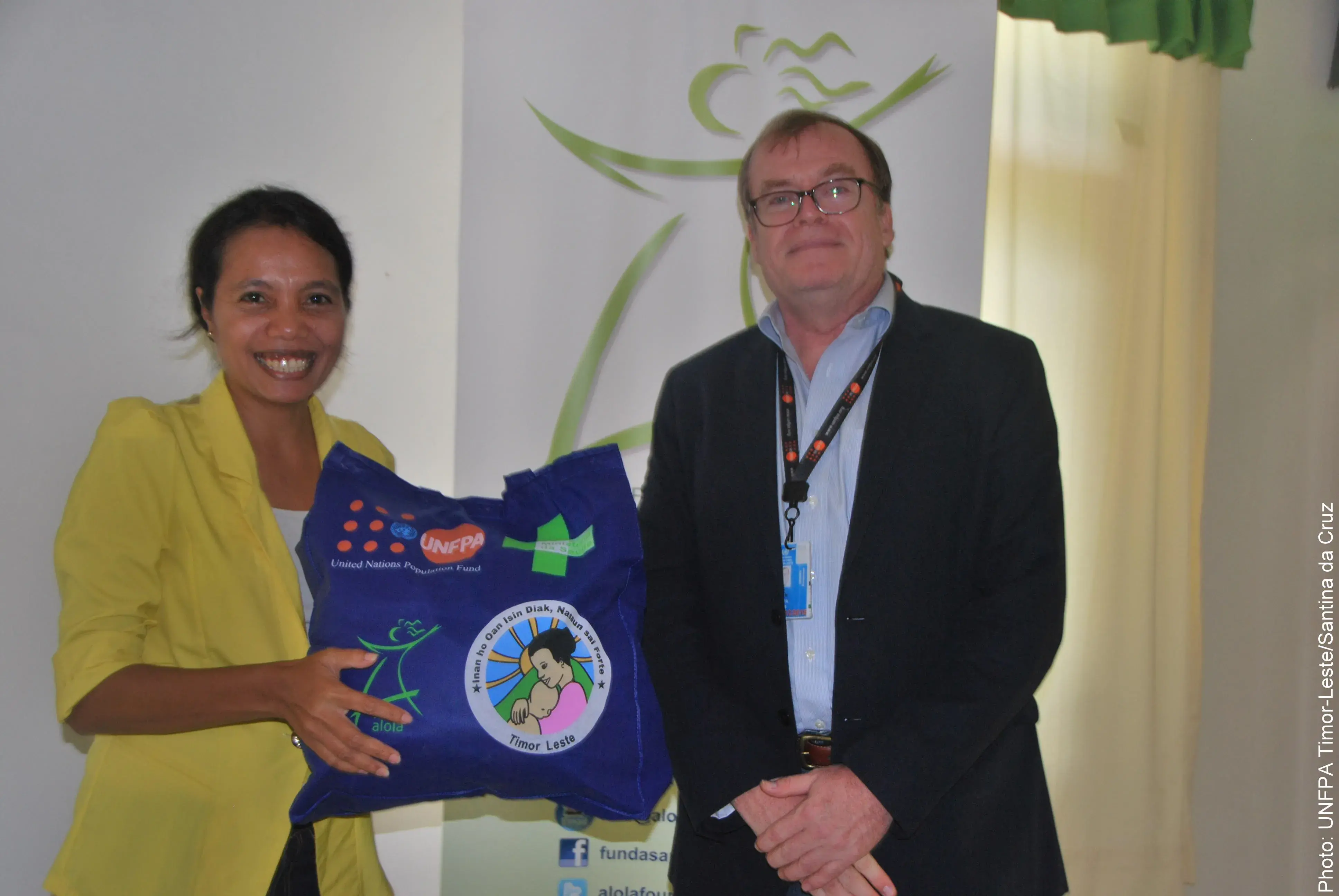 UNFPA-TL donates maternity packages to Alola Foundation 